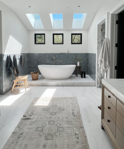 Layered bath design detail